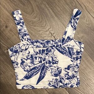 Abercrombie and Fitch top